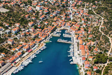 Sali - letecký pohled, ostrov Dugi Otok, Chorvatsko