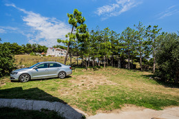 Apartmány Silva - parkování u domu, Vlašiči, ostrov Pag, Chorvatsko