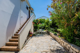 Apartmány Bepo - venkovní sprcha, město Pag, ostrov Pag, Chorvatsko