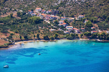 Tkon - letecký pohled, ostrov Pašman, Chorvatsko