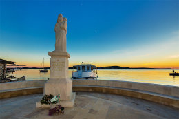 Seget Donji - staré město, Trogirská riviéra, Chorvatsko