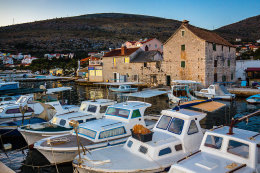 Seget Donji - staré město, Trogirská riviéra, Chorvatsko