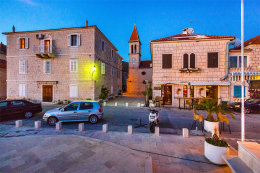 Seget Donji - staré město, Trogirská riviéra, Chorvatsko