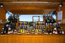 Primošten - stánky se suvenýry, Chorvatsko