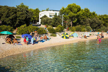 Mandre - oblázkové pláže, ostrov Pag, Chorvatsko