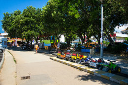 Novalja - atrakce pro děti v centru, ostrov Pag, Chorvatsko