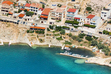 Dražica - letecký pohled, ostrov Pag, Chorvatsko