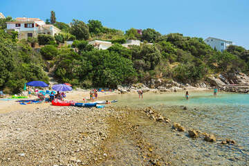 Potočnica - písečná pláž Kukurina, ostrov Pag, Chorvatsko