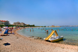 Povljana - pláž Dubrovnik, ostrov Pag, Chorvatsko