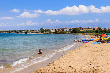 Povljana - písečná pláž poblíž domu Bendžo, ostrov Pag, Chorvatsko