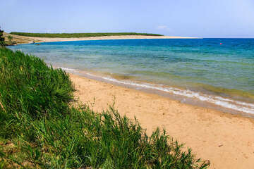 Povljana - písečná pláž poblíž domu Bendžo, ostrov Pag, Chorvatsko