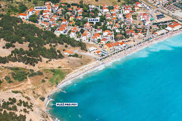 Baška - pláž pro psy - letecký pohled, ostrov Krk, Chorvatsko