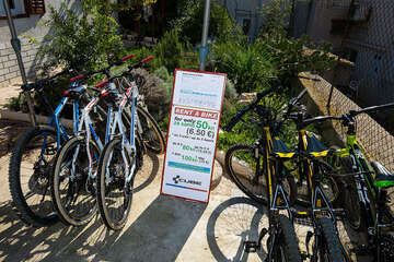 Baška - půjčovna kol (ceny r. 2014), ostrov Krk, Chorvatsko