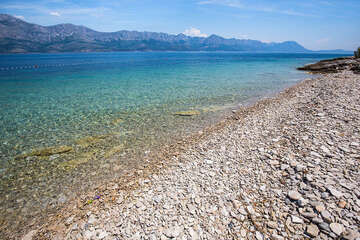 Sučuraj - pláž Bilina, ostrov Hvar, Chorvatsko