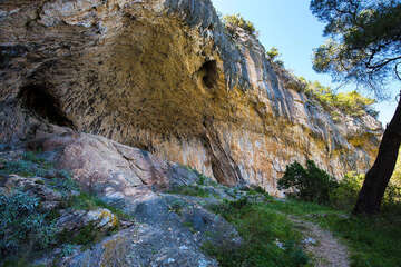 Vela Stiniva - skály nad zátokou, ostrov Hvar, Chorvatsko