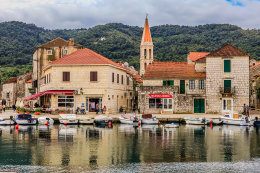 Jelsa, ostrov Hvar, Chorvatsko