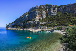 Vela Stiniva - pláž, ostrov Hvar, Chorvatsko 