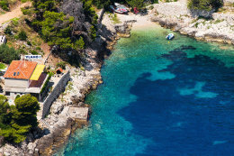 Jižní zátoky ostrova Hvar - zátoka s apartmány Vlaho I, Chorvatsko
