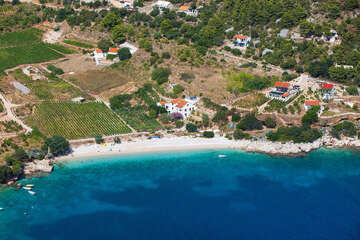 Vela Farska, ostrov Brač, Chorvatsko