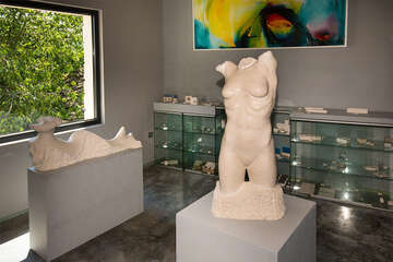 Donji Humac - kamenická a sochařská dílna Jakšić, ostrov Brač, Chorvatsko