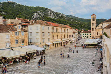 Hvar - náměstí sv. Štěpána, ostrov Hvar, Chorvatsko