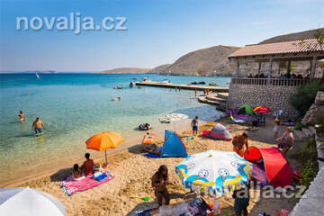 Vlašiči - restaurace u písečné pláže, ostrov Pag, Chorvatsko