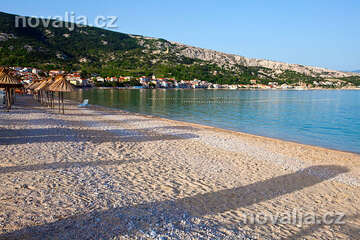 Baška - pláž Vela plaža, ostrov Krk, Chorvatsko