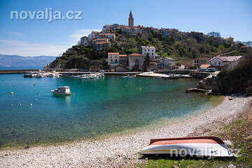 Vrbnik - pláž Nuluk, ostrov Krk, Chorvatsko 