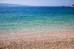 Vela Farska - pláž, ostrov Brač, Chorvatsko