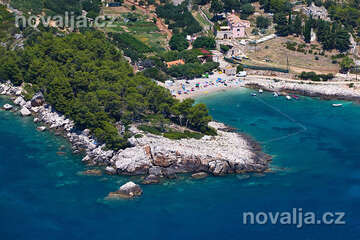 Pláž Mala Milna - letovisko Milna, ostrov Hvar, Chorvatsko