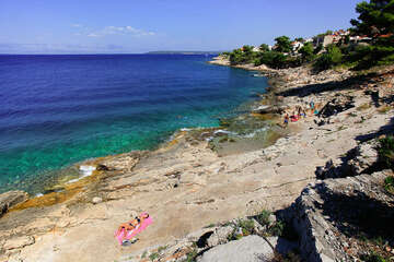 Stomorska - pláže, ostrov Šolta, Chorvatsko