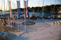 Maslinica, ostrov Šolta, Chorvatsko