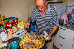 Apartmány Jabuka - příprava domácích specialit, Kanica, Šibenická riviéra, Chorvatsko