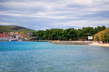 Vodice - pláže, Šibenická riviéra, Chorvatsko