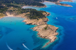 Další pláže severně od Loparu, ostrov Rab, Chorvatsko