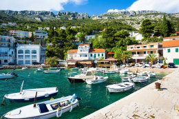 Pisak, Omišská riviéra, Chorvatsko