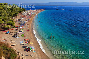Bol - pláž Zlatni rat, ostrov Brač, Chorvatsko