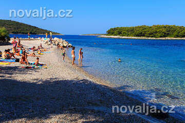 Maslinica - pláže, ostrov Šolta, Chorvatsko