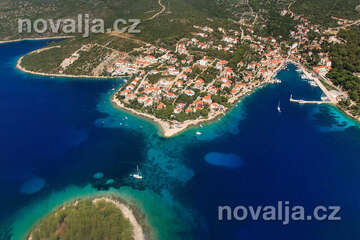 Maslinica, ostrov Šolta, Chorvatsko