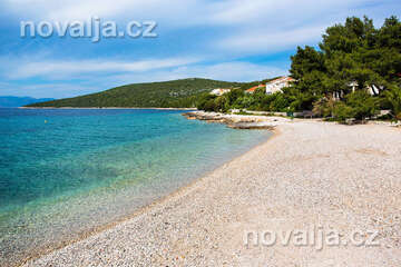 Maslinica - pláže, ostrov Šolta, Chorvatsko