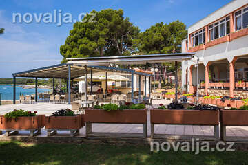 Pula - Banjole - restaurace u hotelu Centinera, poloostrov Istrie, Chorvatsko