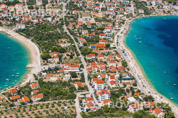 Sevid - letecký pohled, Trogirská riviéra, Chorvatsko