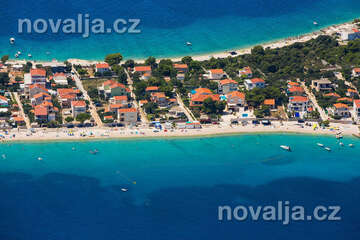 Sevid - letecký pohled, Trogirská riviéra, Chorvatsko