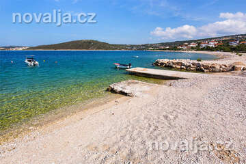 Sevid - oblázkové pláže, Trogirská riviéra, Chorvatsko