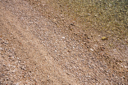 Sevid - oblázkové pláže, Trogirská riviéra, Chorvatsko