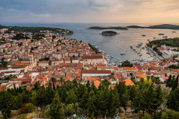 Hvar - pohled na město z pevnosti Španjol, ostrov Hvar, Chorvatsko