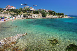 Apartmány Roza - oblázková pláž 80 m (od dolní budovy), 120 m (od horní budovy), Mandre, ostrov Pag, Chorvatsko