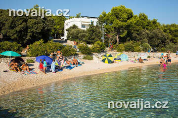 Mandre - oblázkové pláže, ostrov Pag, Chorvatsko
