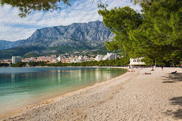 Letovisko Makarska - pláž Donja Luka, Makarská riviéra, Chorvatsko