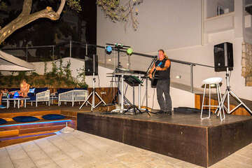 Podgora - hudební večer, Makarská riviéra, Chorvatsko